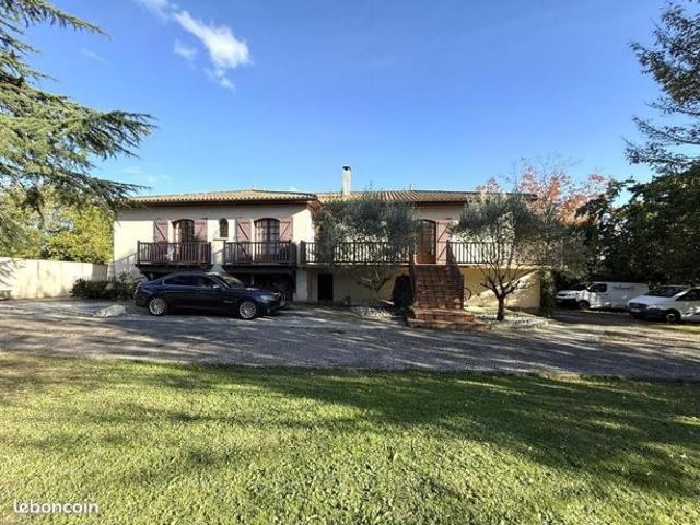 Maison 8 pièces 250 m²