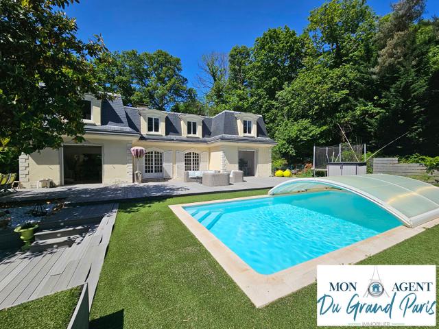 Maison 8 pièces 250 m²