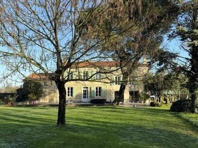 Maison 8 pièces 250 m²