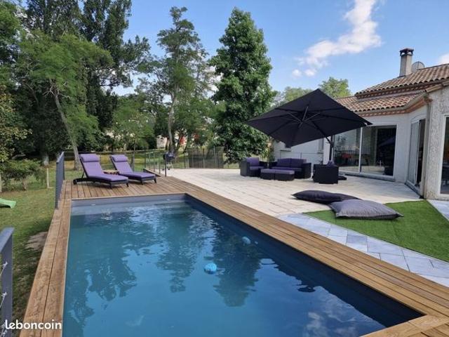Maison 8 pièces 250 m²