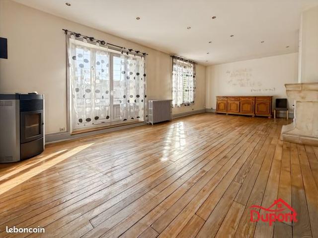 Maison 8 pièces 250 m²