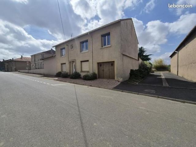 Maison 8 pièces 250 m²
