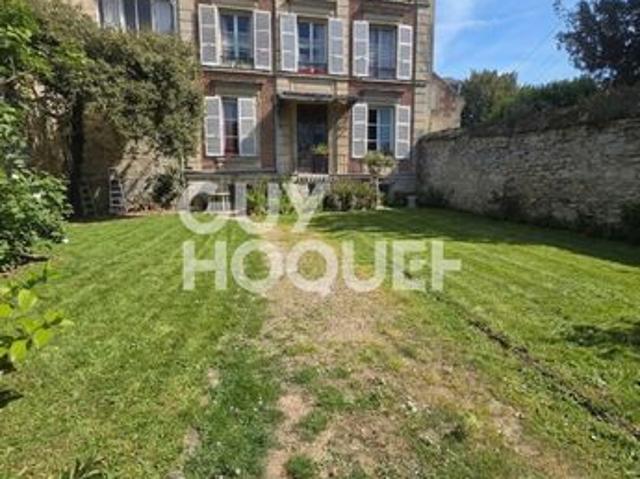Maison 8 pièces 250 m²