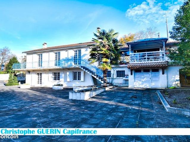 Maison 8 pièces 250 m²