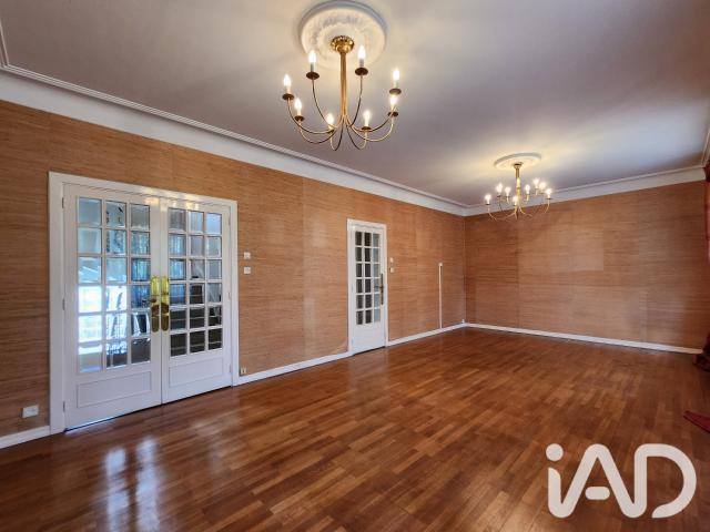 Maison 8 pièces 250 m²
