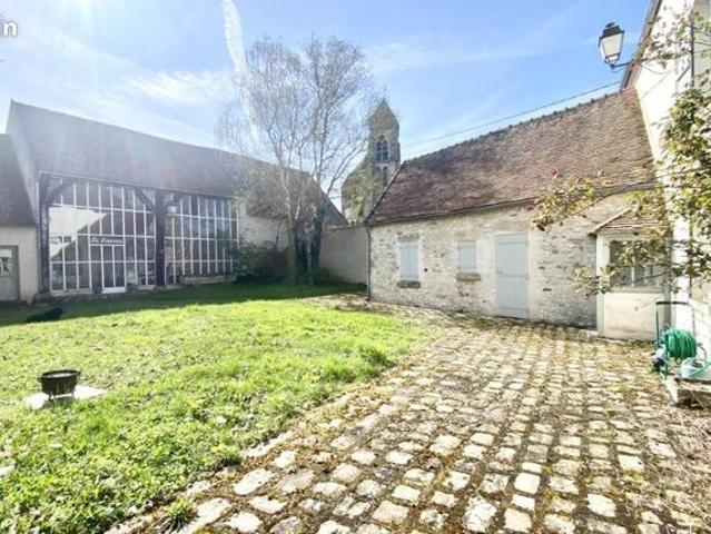 Maison 8 pièces 250 m²