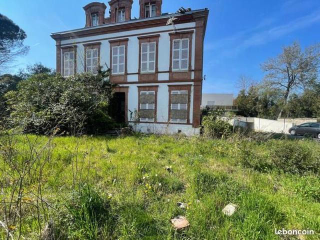 Maison 8 pièces 250 m²