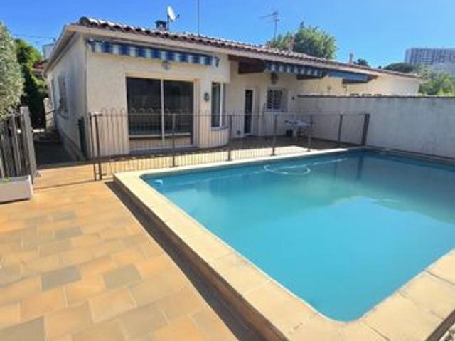 Maison 8 pièces 250 m²