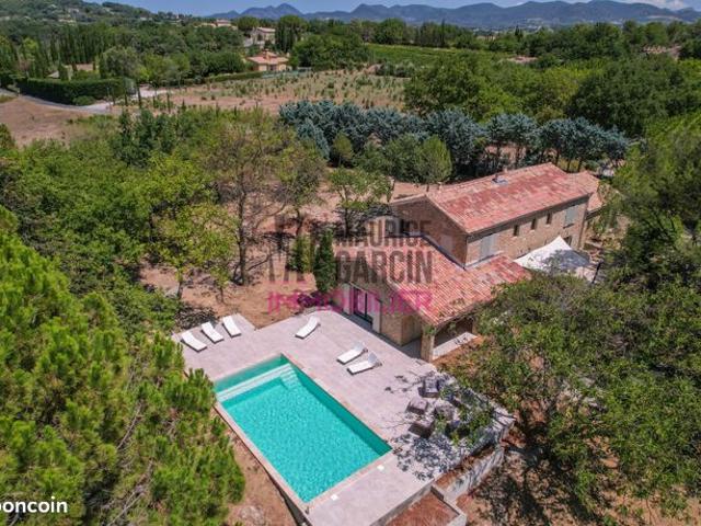 Maison 8 pièces 250 m²