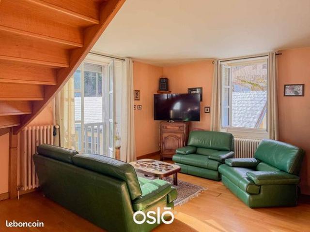 Maison 8 pièces 250 m²
