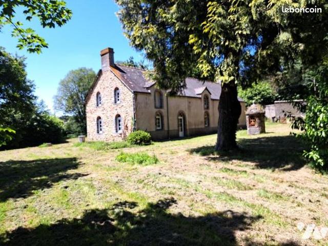 Maison 8 pièces 250 m²