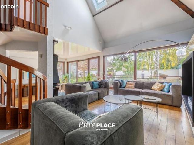 Maison 8 pièces 250 m²