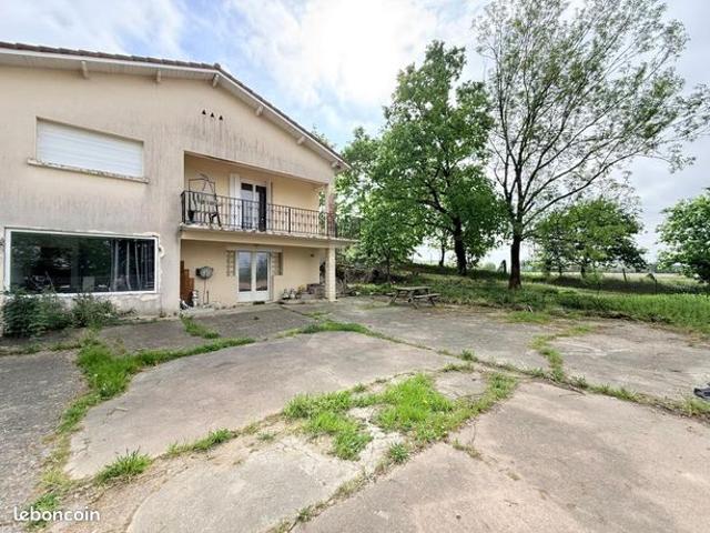 Maison 8 pièces 250 m²