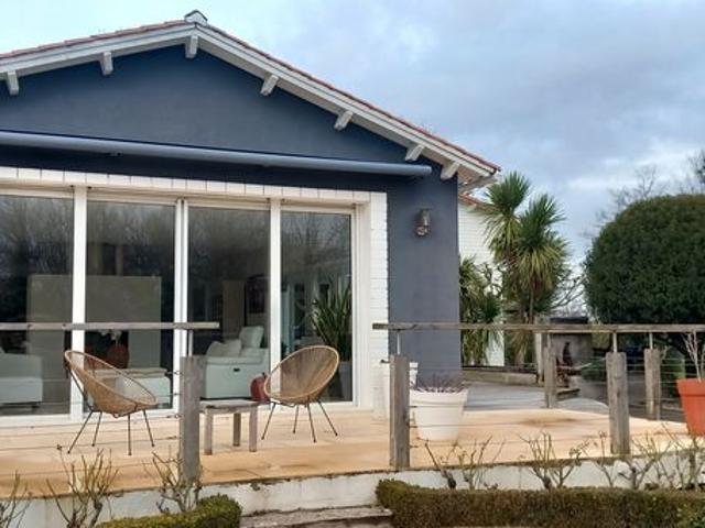 Maison 8 pièces 250 m²