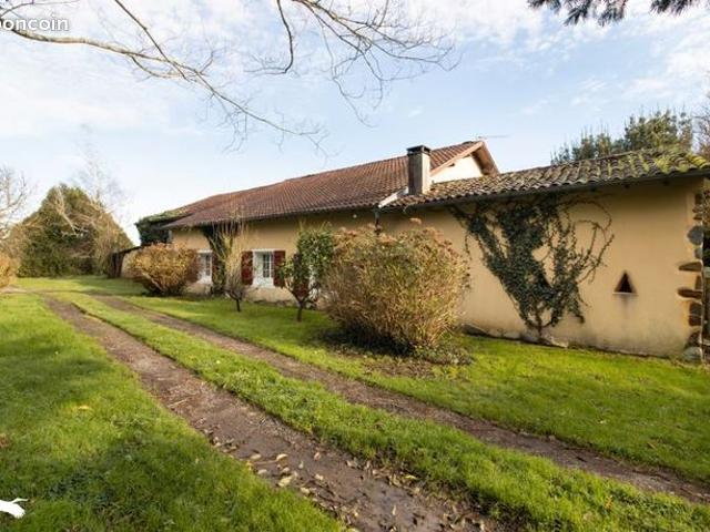 Maison 8 pièces 251 m²