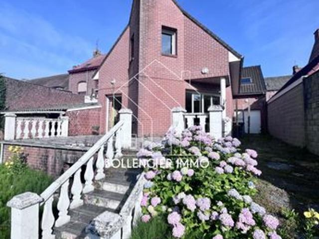 Maison 8 pièces 251 m²
