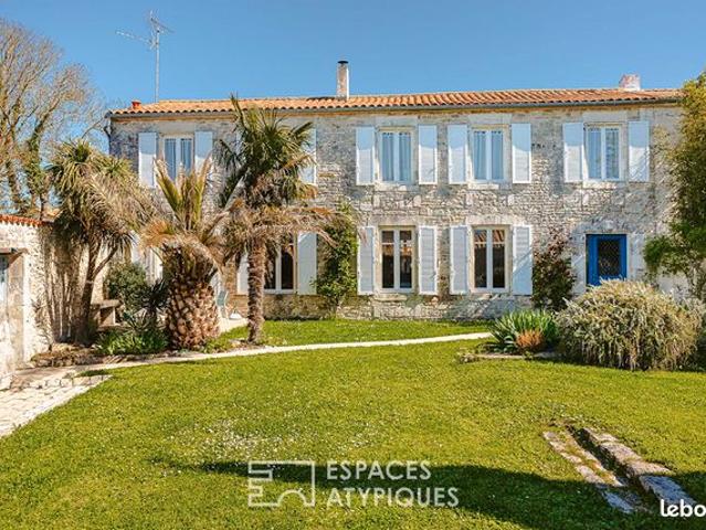 Maison 8 pièces 251 m²