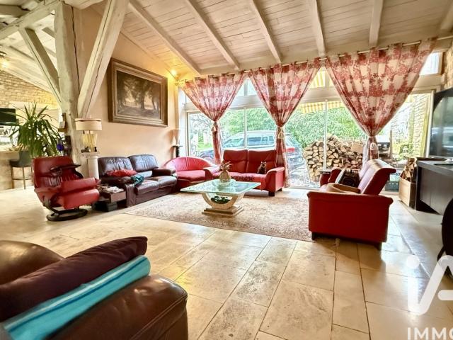 Maison 8 pièces 251 m²