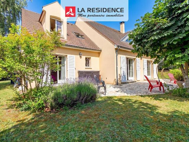 Maison 8 pièces 251 m²