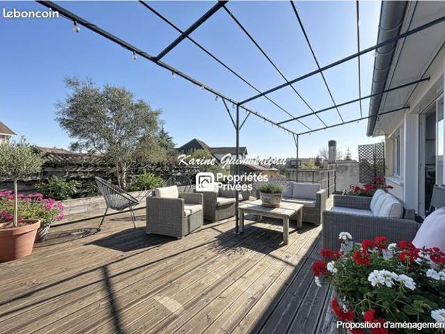 Maison 8 pièces 251 m²