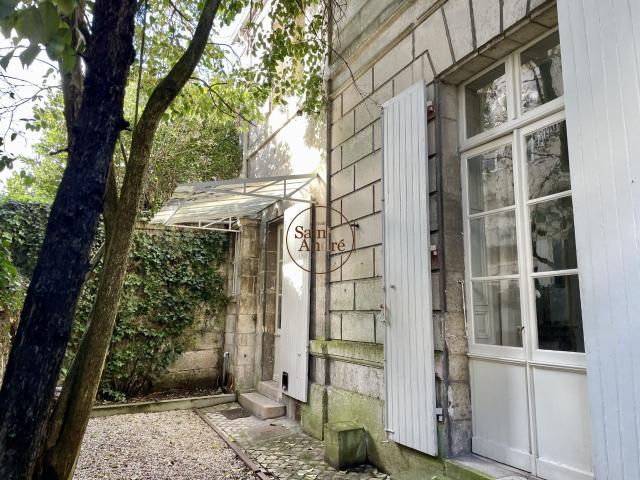 Maison 8 pièces 251 m²