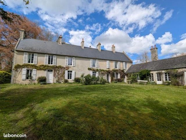 Maison 8 pièces 251 m²