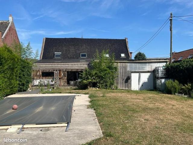 Maison 8 pièces 251 m²