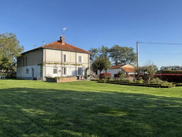 Maison 8 pièces 251 m²