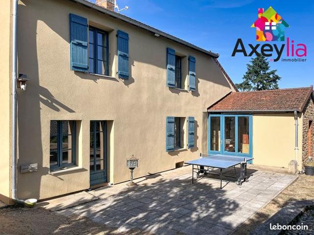 Maison 8 pièces 251 m²