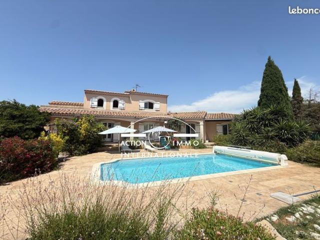 Maison 8 pièces 252 m²
