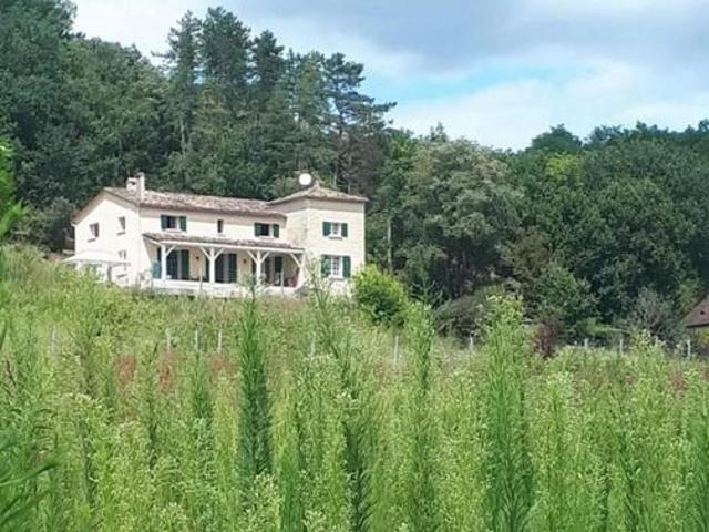 Maison 8 pièces 252 m²