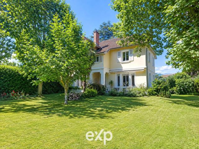 Maison 8 pièces 252 m²