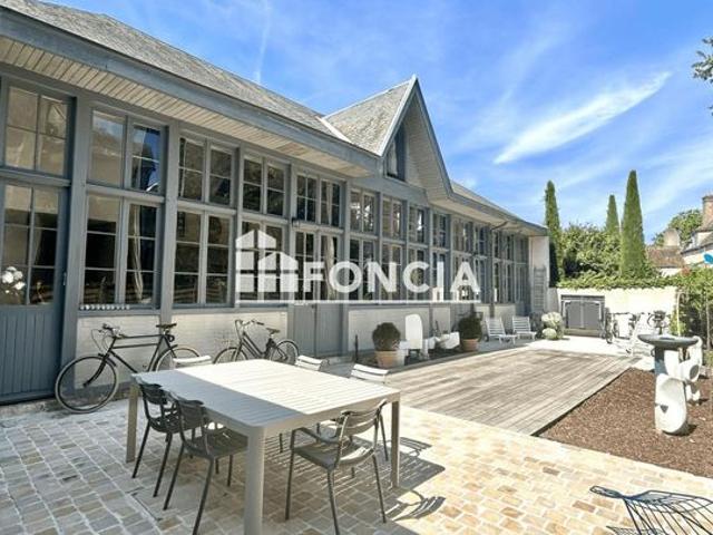 Maison 8 pièces 252 m²