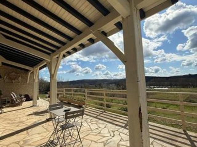 Maison 8 pièces 252 m²