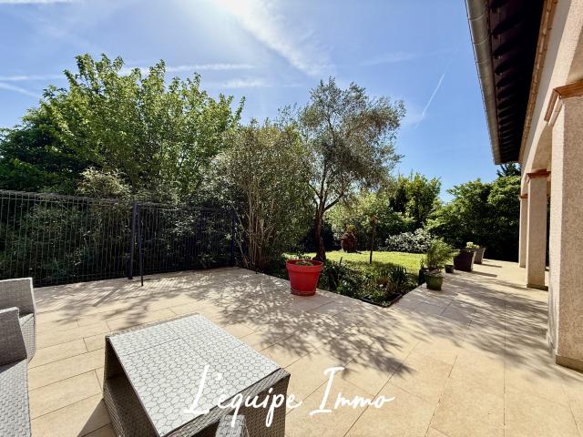 Maison 8 pièces 253 m²