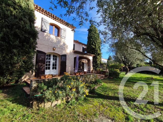 Maison 8 pièces 253 m²
