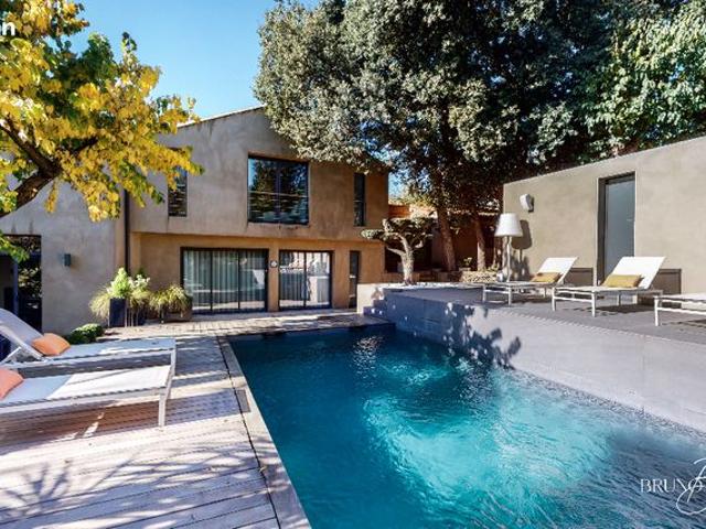 Maison 8 pièces 253 m²
