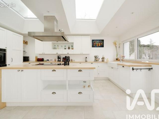 Maison 7 pièces 200 m²