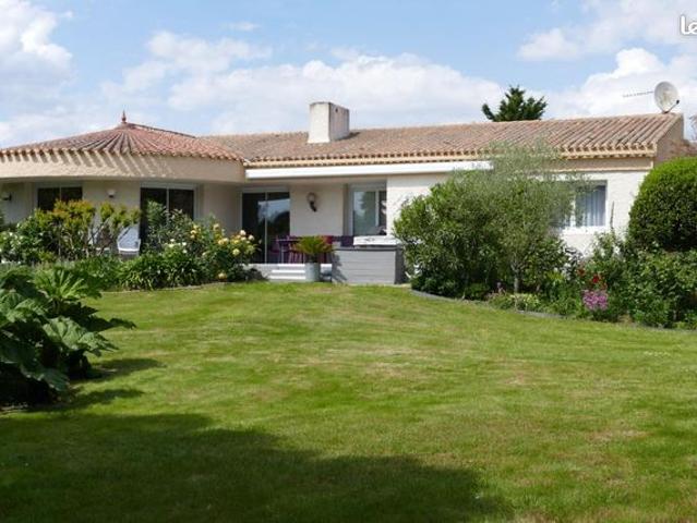 Maison 8 pièces 253 m²