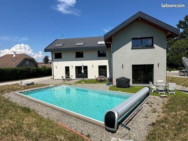 Maison 8 pièces 253 m²