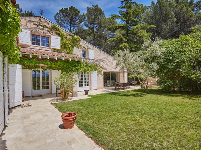 Maison 8 pièces 253 m²