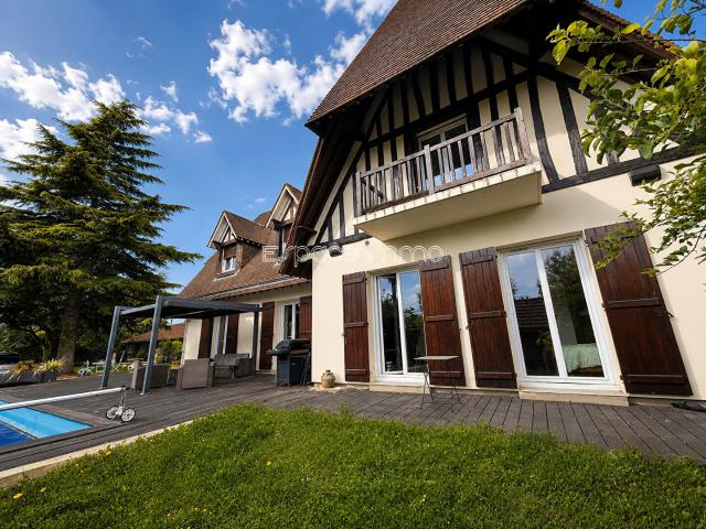 Maison 8 pièces 253 m²