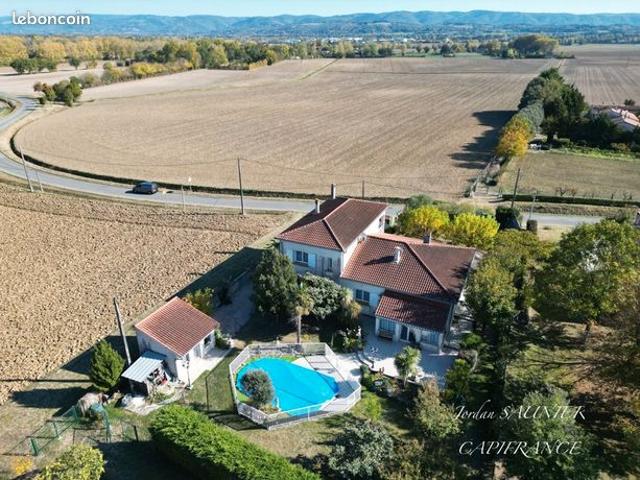 Maison 8 pièces 253 m²