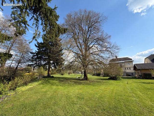 Maison 8 pièces 253 m²