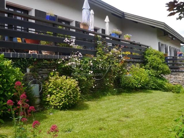 Maison 8 pièces 253 m²