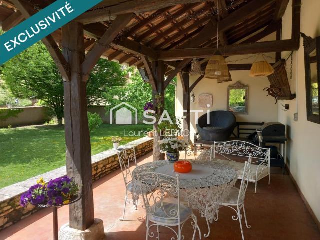 Maison 8 pièces 253 m²