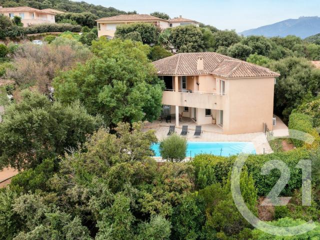 Maison 8 pièces 253 m²