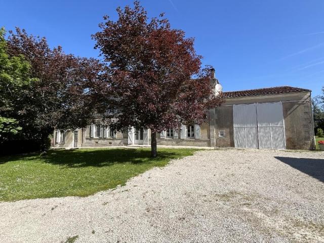 Maison 8 pièces 253 m²