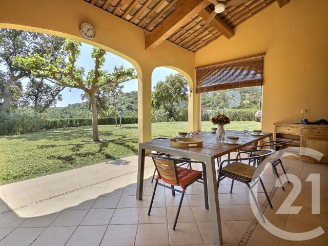 Maison 8 pièces 253 m²
