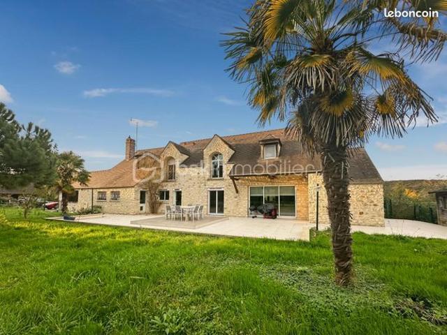 Maison 8 pièces 264 m²
